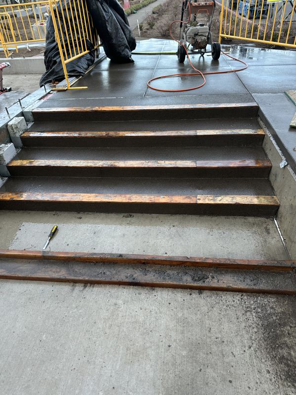 Concrete steps & landing — B-Line Concrete Services